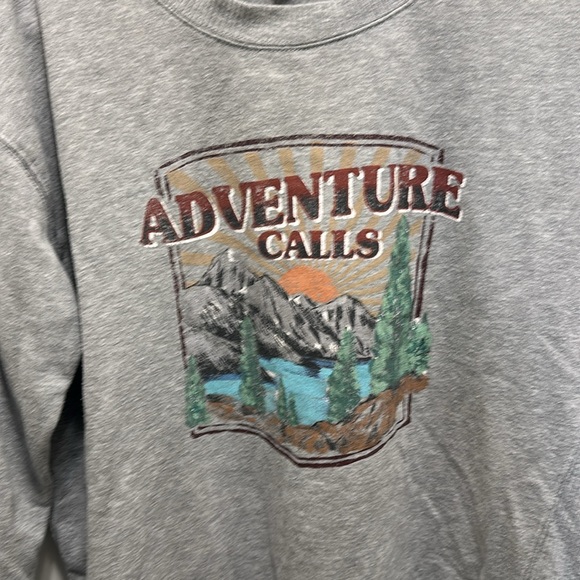 Maurices Adventure Calls Sweatshirt Size L - Picture 2 of 4